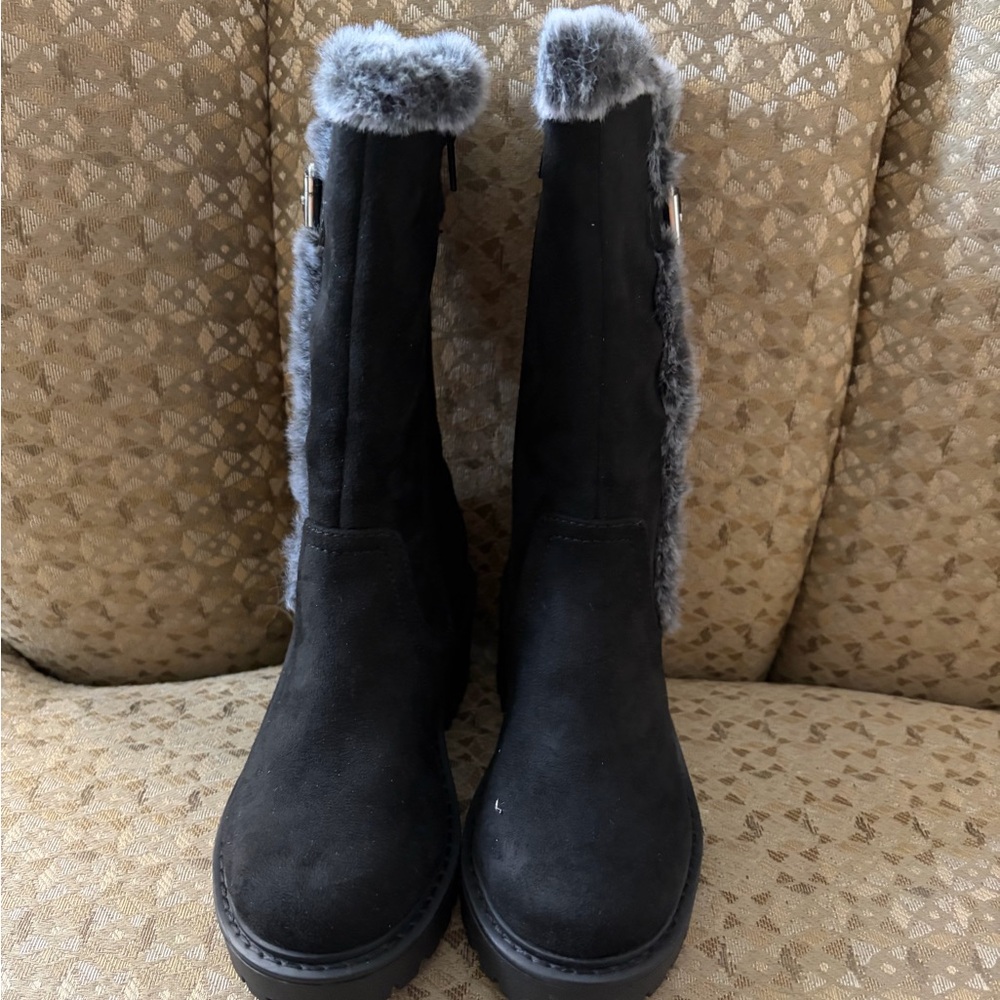 DV by Dolce Vita Black Boots with Gray Fur Trim